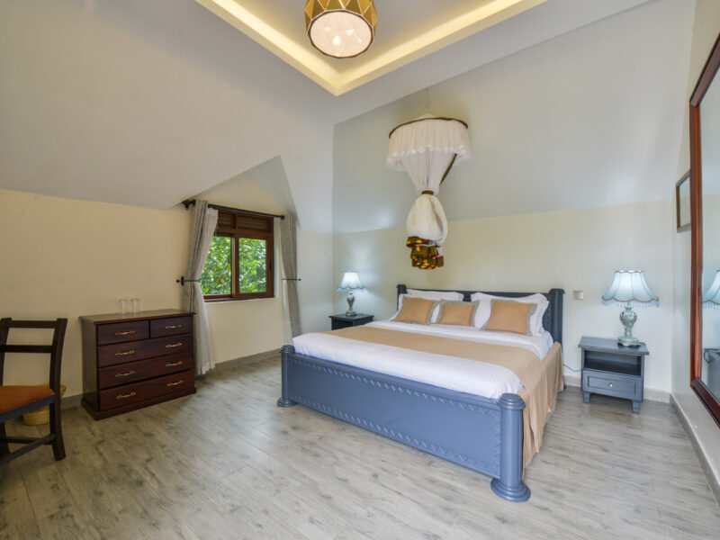 Double Room Double Room