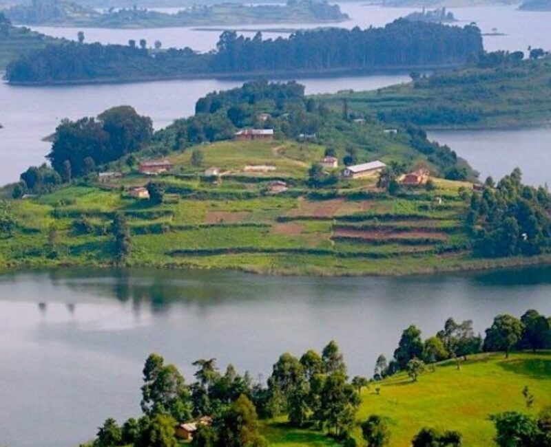 lake bunyonyi